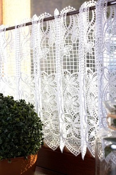 Белая кухонная штора Заздростка Гипюр, высота 40 см