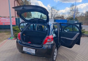 Toyota Yaris II Hatchback 5d 1.0 VVT-i 69KM 2010 Toyota Yaris ZADBANA Brak Korozji Klima Elektryka Gwarancja Benzyna, zdjęcie 26