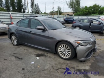 Alfa Romeo Giulia II Sedan Facelifting 2.0 Turbo 280KM 2023 Alfa Romeo Giulia 2023 ALFA ROMEO GIULIA SPRINT 2.0 Benzyna 280KM