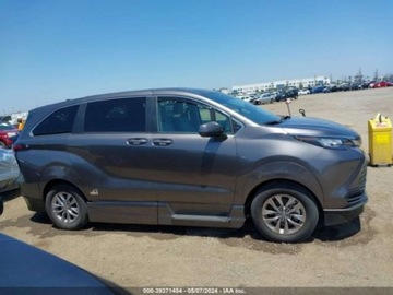 Toyota Sienna III 2022 Toyota Sienna 2022r., 4x4, 2.5L 2.5 Hybryda 245KM, zdjęcie 4