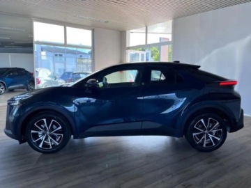 Toyota C-HR II SUV Plug-In 2.0 Hybrid Dynamic Force Plug-in  223KM 2025 Od ręki - Style 2.0 Hybrid Dynamic Force Plug-in 223KM | Podgrzewane fotele, zdjęcie 2