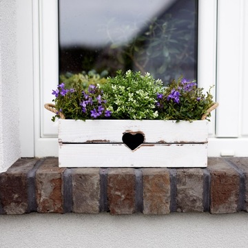 БЕЛАЯ ДЕРЕВЯННАЯ ЯЩИКА ДЛЯ ЦВЕТОВ, ТРАВ, ОБОГРЕВАТЕЛЕЙ