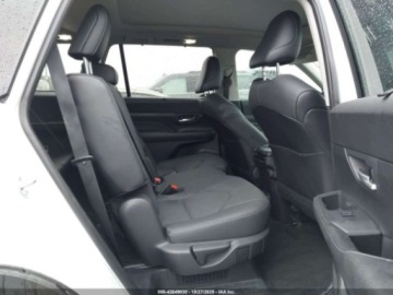 Toyota 2024 Toyota Grand Highlander XLE 2024 2.5l 2.5 Hybryda 186KM, zdjęcie 12