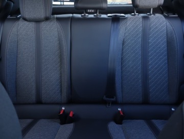 Peugeot 2008 II SUV 1.2 PureTech 100KM 2023 Peugeot 2008 1.2 PureTech, Salon Polska, zdjęcie 9