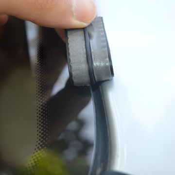 ПРОКЛАДКА ДЛЯ ВЕТРОВОГО СТЕКЛА ПОД ДВЕРНОЕ СТЕКЛО КЛЕЙКАЯ ПОЛОСА 2М