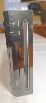 Игровая консоль черного цвета ''NINTENDO Wii RVL-101[EUR]''