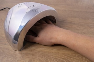 SUNONE УФ СВЕТОДИОДНАЯ ЛАМПА ДЛЯ НОГТЕЙ SUN1 SILVER