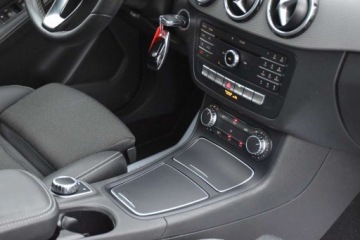 Mercedes Klasa B W246 Sports Tourer Facelifting 1.6 180 122KM 2016 Mercedes-Benz Klasa B MERCEDES B180 122KM ALU17 Automat LED WEBASTO Navi G, zdjęcie 25