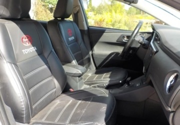 Toyota Auris II 2016 Toyota Auris Okazja 1.8 Hybryda 100KM, zdjęcie 12