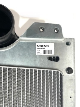 ОРИГИНАЛЬНЫЙ РАДИАТОР RENAULT VOLVO 22374733