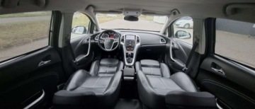 Opel Astra J Hatchback 5d 1.6 Turbo ECOTEC 180KM 2009 Opel Astra Opel Astra 1.6 Turbo Cosmo 1.6 Benzyna 180KM, zdjęcie 8