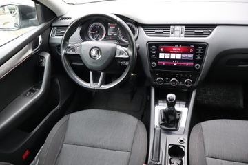 Skoda Octavia III Kombi Facelifting 2.0 TDI 150KM 2019 Skoda Octavia 2.0 TDI, Salon Polska, Klima, zdjęcie 6