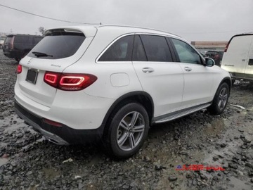 Mercedes GLC C253 2021 Mercedes-Benz GLC 2021, 4x4, 2.0L, od ubezpieczalni 2.0 Benzyna 255KM, zdjęcie 2