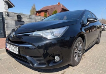Toyota Avensis III Wagon Facelifting 2015 1.6 D-4D 112KM 2016 Toyota Avensis Toyota Avensis Touring Sports 1.6 D-4D Comfort 1.6 Diesel, zdjęcie 3