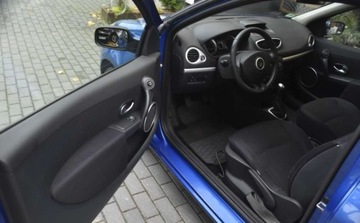 Renault Clio III Hatchback 5d 1.6 i 16V 88KM 2005 Renault Clio Renault Clio 1.6 16V Exception 1.6 BenzynaLPG 88KM, zdjęcie 6