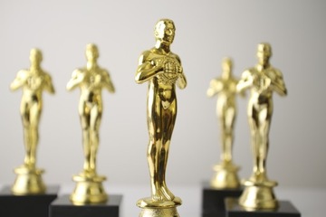 Статуэтка Виктор в подарок на 18-70 лет со дня рождения Свидетелей выхода на пенсию