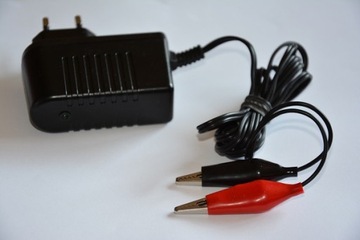 Ładowarka do akumulatorów żelowych 12V 0.7LED Biak