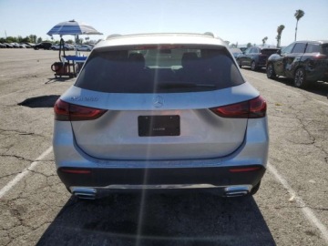 Mercedes GLA II 2021 Mercedes-Benz GLA 250 2021 2.0l 2.0 Benzyna 221KM, zdjęcie 2