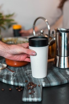 Kubek na kawę wielorazowy eko recykling czarno-różowy 227ml circular cup