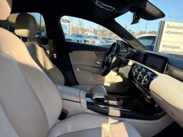 Mercedes CLA C118/X118 2020 Mercedes-Benz CLA 200 Progressive pakiet Night salon Polska jasne wnetrze, zdjęcie 13