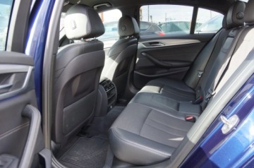 BMW Seria 5 G30-G31 Limuzyna 520d 190KM 2017 BMW Seria 5 2.0 Diesel 190 KM, 4x4, Navi, Kamera, LED, Polskora, Hak, GWAR, zdjęcie 32