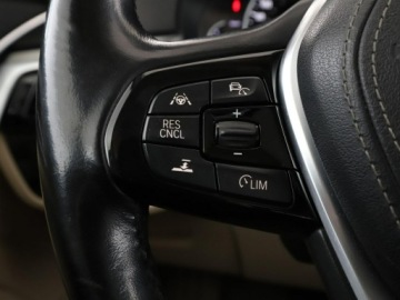 BMW Seria 5 G30-G31 Touring 520d 190KM 2018 BMW 520 4x4 automat pamorama full LED jasne skóry, zdjęcie 33