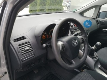 Toyota Auris I Hatchback 5d Facelifting 1.6 Valvematic 132KM 2011 Toyota Auris 1.6 Benzyna 132KM Klimatr LIFT Isofix, zdjęcie 11