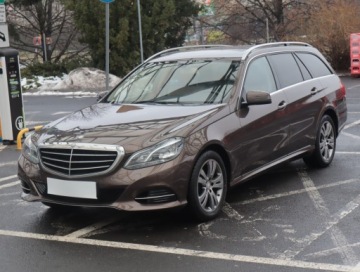 Mercedes Klasa E W212 Kombi Facelifting 220 CDI 170KM 2014 Mercedes E E 220 CDI, 167 KM, Automat, Skóra, zdjęcie 1