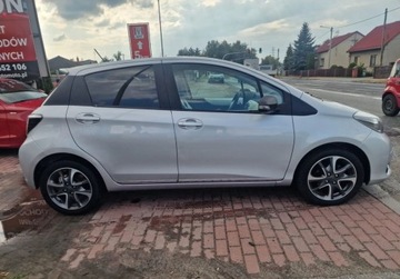 Toyota Yaris III Hatchback 5d 1.33 Dual VVT-i 99KM 2013 Toyota Yaris 1.3Benzynaniski przebiegsuper stan 1.3 Benzyna 99KM, zdjęcie 6