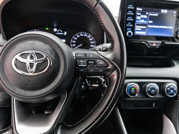 Toyota Yaris IV Hatchback 1.0 VVT-i 72KM 2022 TOYOTA Yaris 1.0 Comfort Hatchback 72KM 2022, zdjęcie 13