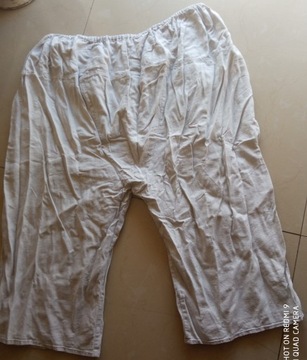 Кюлоты серые, лен, пояс на резинке, до 142 см, длина 75 см.