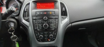 Opel Astra J Sports Tourer Facelifting 1.4 Turbo ECOTEC 140KM 2015 Opel Astra Bogata wersja. stan bardzo dobry., zdjęcie 9