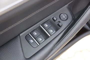 BMW Seria 5 G30-G31 Limuzyna 520d 190KM 2017 BMW Seria 5 2.0 Diesel 190 KM, 4x4, Navi, Kamera, LED, Polskora, Hak, GWAR, zdjęcie 28