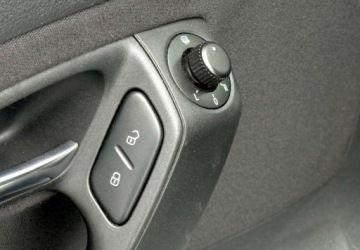 Volkswagen Polo V Hatchback 5d 1.4 85KM 2009 Volkswagen Polo 1.4 Benzyna 86 KM MPI 1.4 Benzyna 86KM, zdjęcie 19