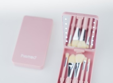 ЗЕРКАЛО ДЛЯ МАКИЯЖА со светодиодной подсветкой + 5 кистей в футляре для рисования с подсветкой