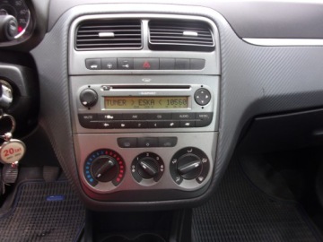 Fiat Punto Grande Punto Hatchback 5d 1.4 8v 77KM 2009 Fiat Punto Salon-Pl, zdjęcie 24