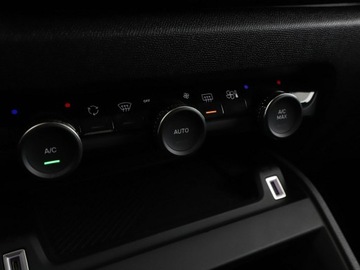 Citroen C4 III SUV 1.2 PureTech 130KM 2023 Citroen C4 automat kamera FullLED tempomat, zdjęcie 27