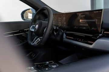 BMW Seria 5 G90-91 Touring 2.0 520d 197KM 2024 BMW 520 xDrive Sedan Demo- Koła zimowe w cenie!, zdjęcie 20