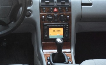 Mercedes Klasa E W210 Sedan 2.3 150KM 1996 Mercedes-Benz Klasa E Mercedes-Benz Klasa E 230 Classic 2.3 Benzyna 150KM, zdjęcie 12