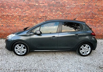 Peugeot 208 I Hatchback 5d Facelifting 1.2 PureTech 82KM 2017 Peugeot 208 Nawigacja Niski Przebieg Alu Gwarancja w cenie Warszawa VRVD, zdjęcie 35