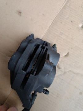 Суппорт передний левый правый Yamaha yzf 1000 Thunderace