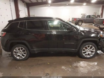 Jeep Compass II 2023 Jeep Compass Latitude Lux 2023 2.0 Benzyna 200KM, zdjęcie 6