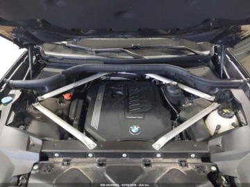 BMW X7 2021 BMW X7 2021 BMW X7 XDRIVE40I 3.0 Benzyna 335KM, zdjęcie 9