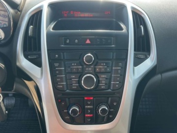 Opel Astra J Sports Tourer 1.7 CDTI ECOTEC 110KM 2012 Opel Astra KLIMATYZACJA PARKTRONIC EL.SZYBY EL.LUSTERKA NOWY ROZRZAD GWARA, zdjęcie 15
