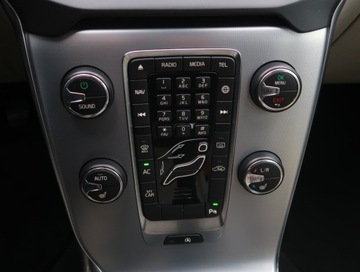 Volvo V40 II Hatchback Facelifting 2.0 T3 152KM 2017 Volvo V40 Cross Country 2.0 T3, Salon Polska, zdjęcie 12