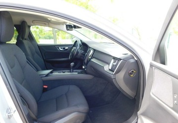 Volvo V60 II  Kombi 2.0 D3 150KM 2020 Volvo V60 z Gwarancja Model 2021r 2.0 Diesel 150KM, zdjęcie 8