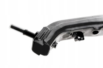 ЗАДНИЙ РЫЧАГ TOYOTA AVENSIS T25 03- /ПРАВЫЙ/