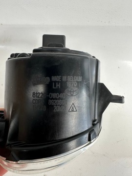 81220-0W040 HALOGEN LEVÝ TOYOTA AVENSIS