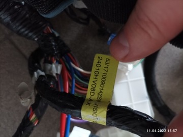INSTALACE POD KONZOLA NISSAN QASHQAI II FL 17R