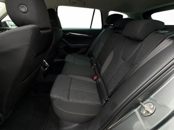 Skoda Octavia IV Scout 1.5 TSI ACT 150KM 2022 Skoda Octavia Virtual Cockpit, tempomat, kamera cofania 1.5 Benzyna 150KM, zdjęcie 16